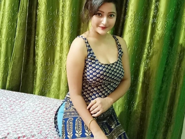 Call Girls In Chhatarpur 9999833992 Shot 1500 Night 6000